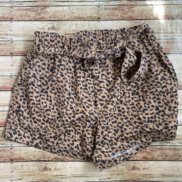 Aerie Leopard Print Paperbag Shorts Size Medium - Picture 1 of 3